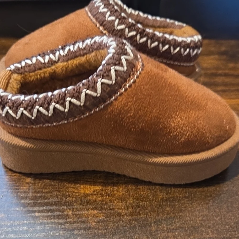 Hurley Little Girl Slippers Size 5 - Picture 6 of 6